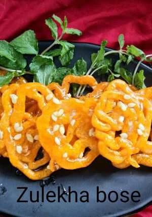 A picture of Inastant jalebi.