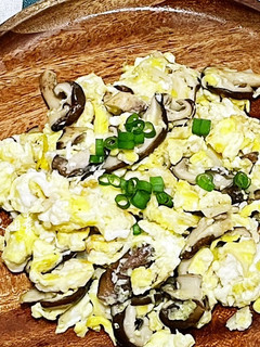 鮮香菇炒雞蛋 的食譜成品照片