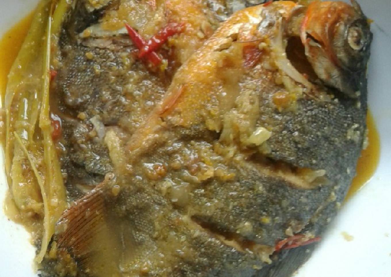 Ikan Bawal Bumbu Kuning