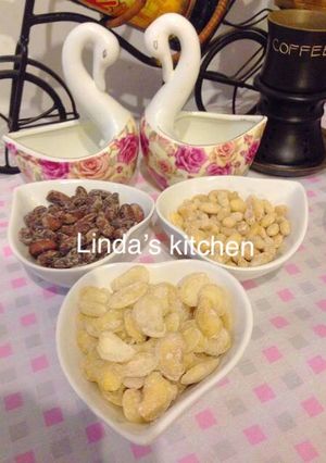 Hình của món Mứt tam đậu (Đậu ngự, đậu trắng Hà Lan và đậu đỏ Tây).