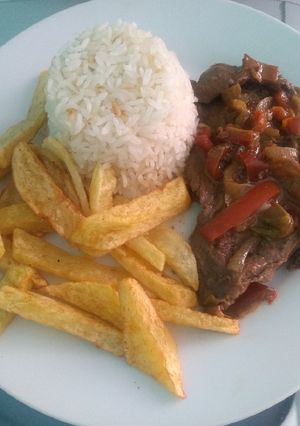 Una foto de Carne encebollada con pimentón
