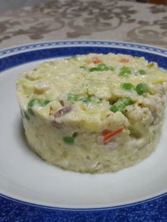 Una foto de 🇷🇺"Ensaladilla rusa" proteica de arroz y cáñamo vegana