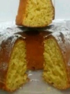 Una foto de Bizcocho de yemas y naranja