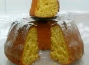 Una foto de Bizcocho de yemas y naranja