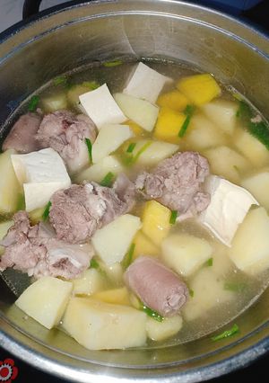 Hình của món Canh xương nấu rau củ.