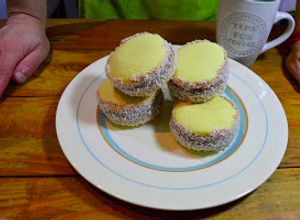 Una foto de Alfajores de maicena suaves y muy ricos