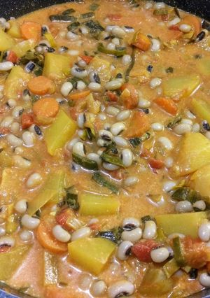 Une photo de Ragoût de carottes/pommes de terre/poireaux/haricots cornille. (vegan)
