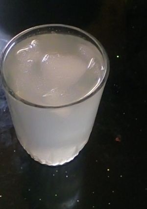 A picture of Home made lemonade.