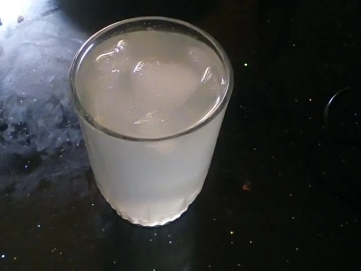 Easy Steps to Make Home made lemonade the  Makes Drooling Delicious