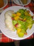 Rollo de pechuga en salsa bechamel