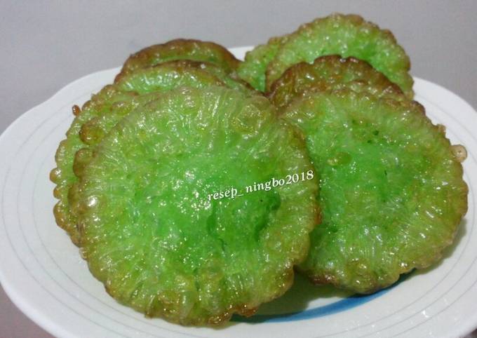 Kue Cucur Pandan