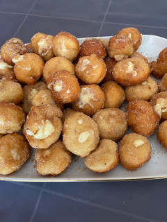 Una foto de Buñuelos rellenos de crema