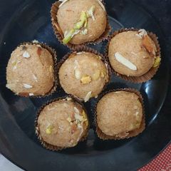A picture of Atta Ladoo.