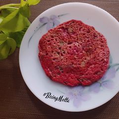 A picture of Jowar-Beetroot Pancake.