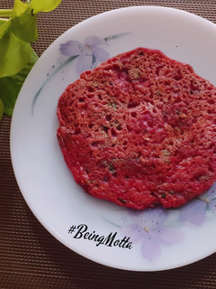 A picture of Jowar-Beetroot Pancake.