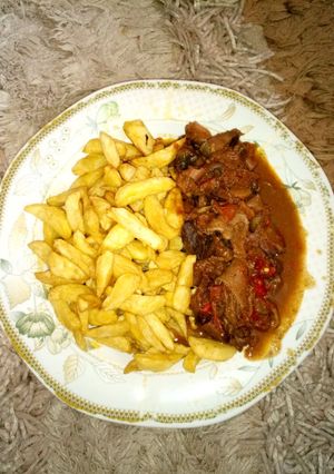 A picture of Chips with offals.
