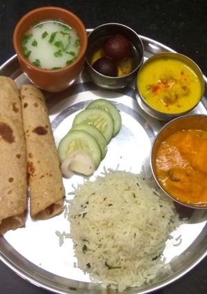 பஞ்சாபி பகோடா கடி(punjabi pakoda kadi recipe in tamil) செய்முறை முக்கிய புகைப்படம்