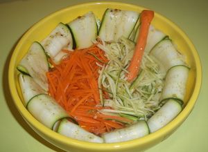 Foto principal de Ensalada de calabacín y carlota