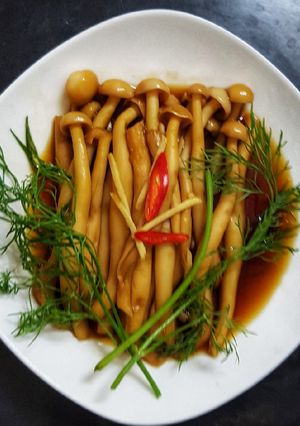 Hình của món Nấm hải sản hấp xì dầu, gừng.