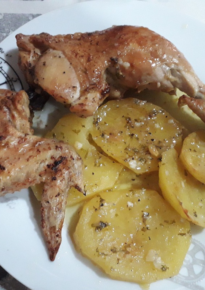 Una foto de Pollo asado a la cerveza