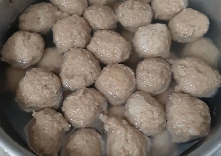 Langkah Mudah untuk Membuat Bakso daging yang Lezat