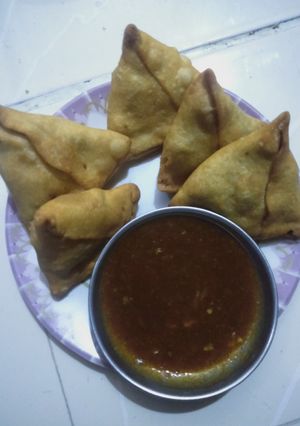 સમોસા(Samosa recipe in Gujarati) રેસીપી મુખ્ય ફોટો