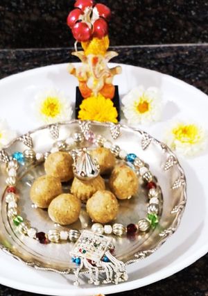 श्री गणेश जयंती विशेष (tilache modak recipre in marathi) रेसिपी चे मुख्य फोटो