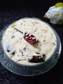 வெங்காய தயிர் பச்சடி (Venkaya thayir pachadi recipe in tamil) செய்முறை முக்கிய புகைப்படம்