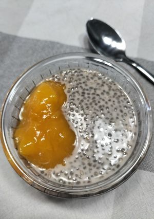 Une photo de Pudding de chia et compotée de pêches