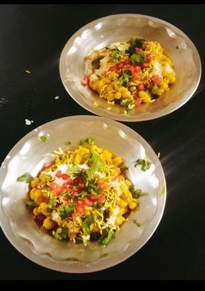 A picture of White Matar Curry 😋 Matar chaat masala.
