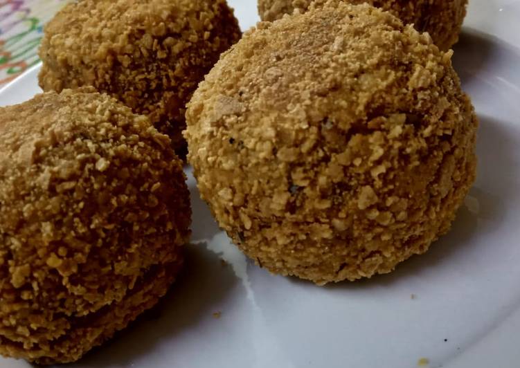 Simple Way to Prepare Perfect Potato Chicken and Cheese Balls