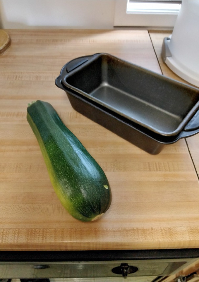 A picture of Zucchini bread.