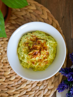 Una foto de Hummus de guisantes fácil