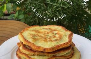 Bánh rán hay bánh pancake đậu hà lan phomai mix lá mùi tây