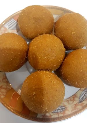 A picture of Peanut butter ladoos.