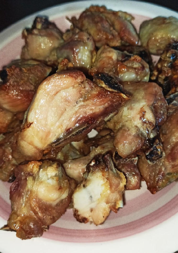 Una foto de Pollo al ajillo en freidora de aire