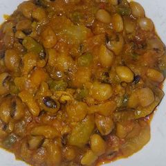 Porriage beans with green pepper A picture of Porriage beans with green pepper.