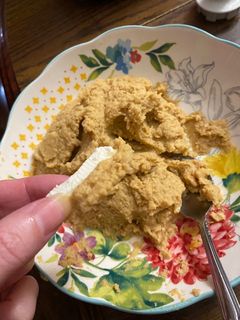 A picture of Easy hummus without Tahini.