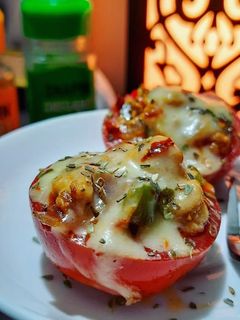 বেকড্ স্টাফড্ টমেটো (Baked stuffed tomatoes recipe in Bengali) রেসিপির প্রধান ছবি