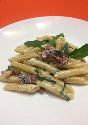Foto di Penne rucole e speck