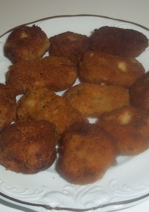 Foto principal de Croquetas de queso de cabra con pistachos