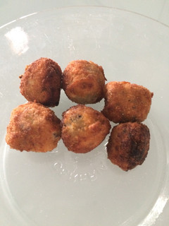 Una foto de Croquetas de pollo y champiñones
