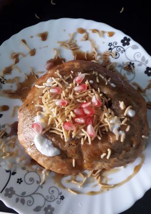 A picture of Rajsahi matar kachori.