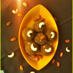 A picture of Methi ke Laddu.