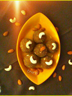 A picture of Methi ke Laddu.