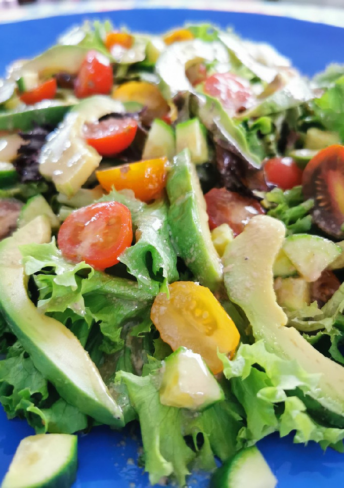 Una foto de Ensalada de lechuga para camarones