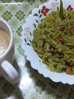 હરિયાળી પોહા (Hariyali Poha Recipe In Gujarati) રેસીપી મુખ્ય ફોટો