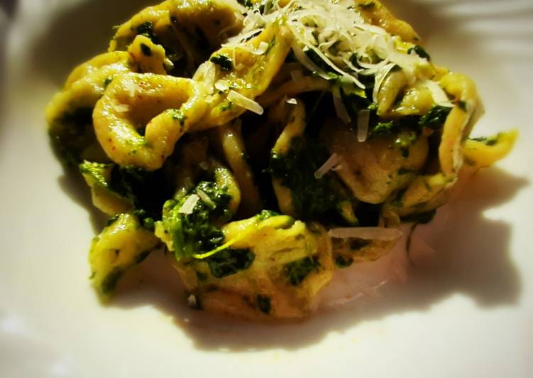 ORECCHIETTE FATTE IN CASA CON FRIARIELLI (CIME DI RAPA)