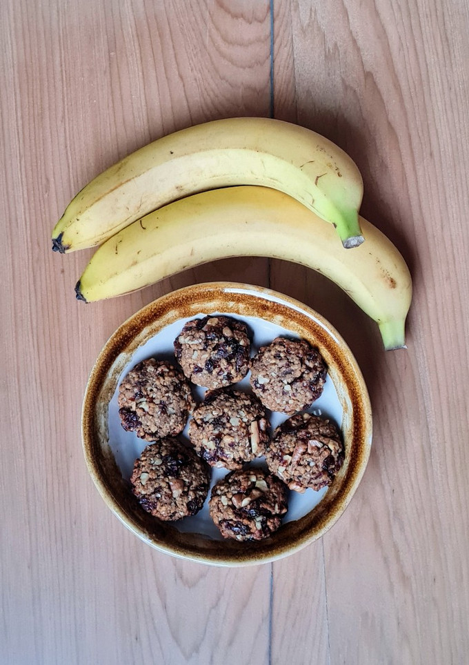 Una foto de Cookies saludables de banana y legumbre texturizada 🍌 Proteicas, sin azúcar agregado, sin gluten 🍌