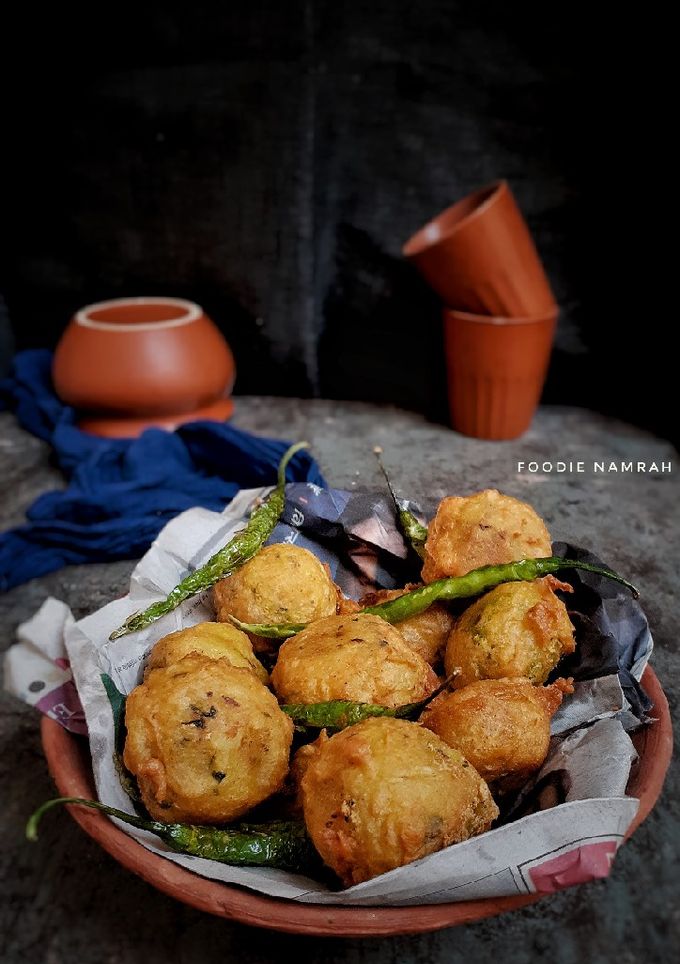 A picture of Batata Vada.